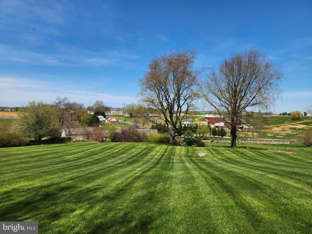 1043 SPRING VALLEY RD, Quarryville, PA 17566