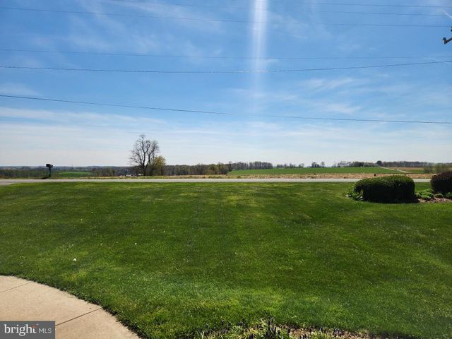 1043 SPRING VALLEY RD, Quarryville, PA 17566