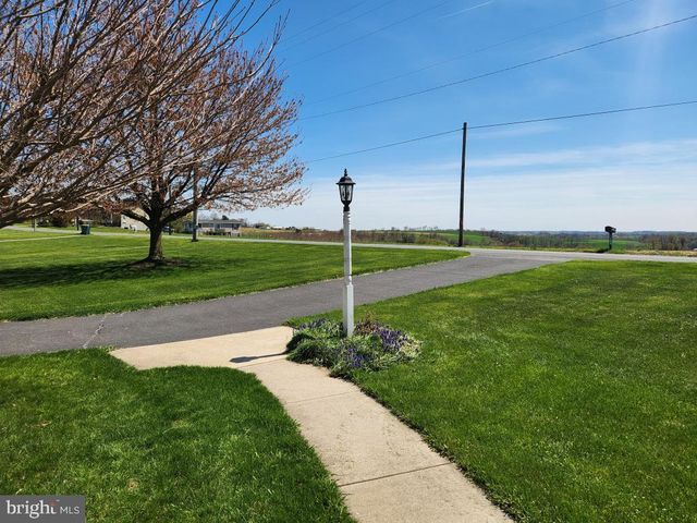 1043 SPRING VALLEY RD, Quarryville, PA 17566