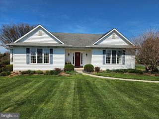 1043 SPRING VALLEY RD, Quarryville, PA 17566