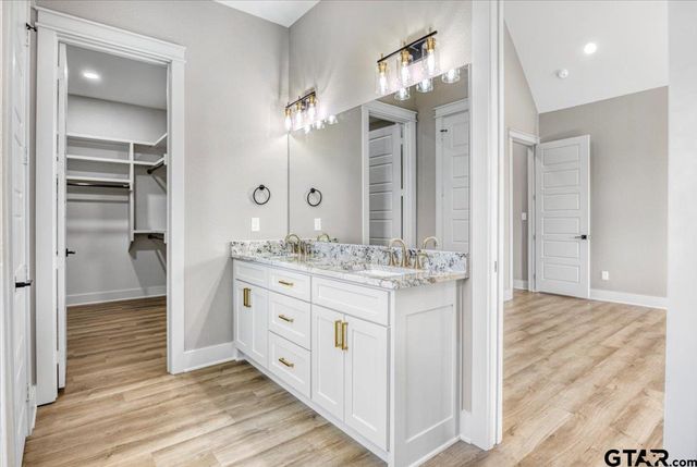 12181 Oak Grove Dr., Tyler, TX 75706