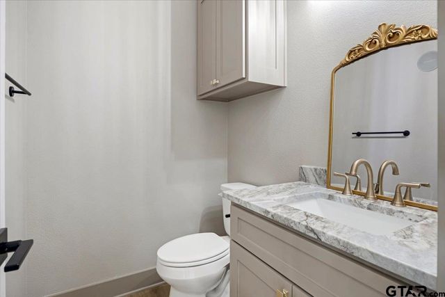 12181 Oak Grove Dr., Tyler, TX 75706