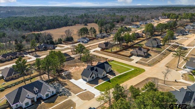 12181 Oak Grove Dr., Tyler, TX 75706