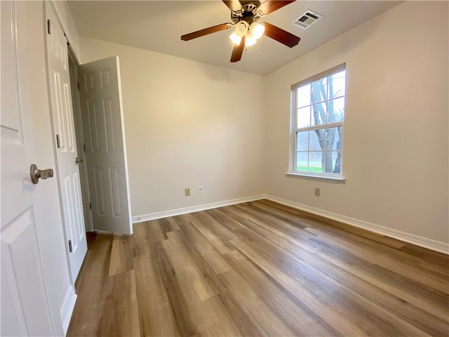 42 Millsap Circle, Bella Vista, AR 72715