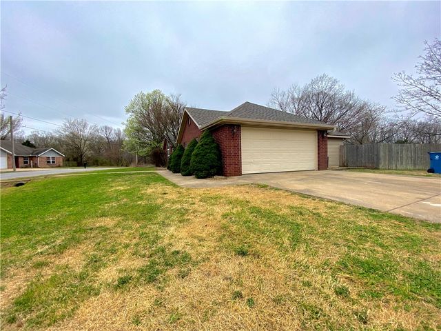 42 Millsap Circle, Bella Vista, AR 72715