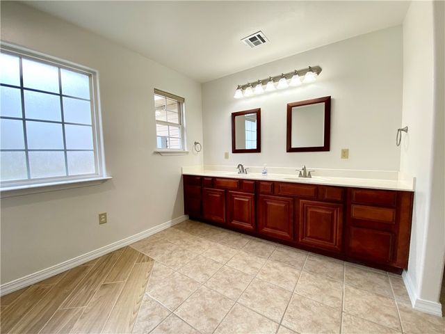 42 Millsap Circle, Bella Vista, AR 72715