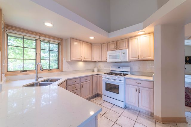 1620 Cherry Blossom Drive 3, Munster, IN 46321