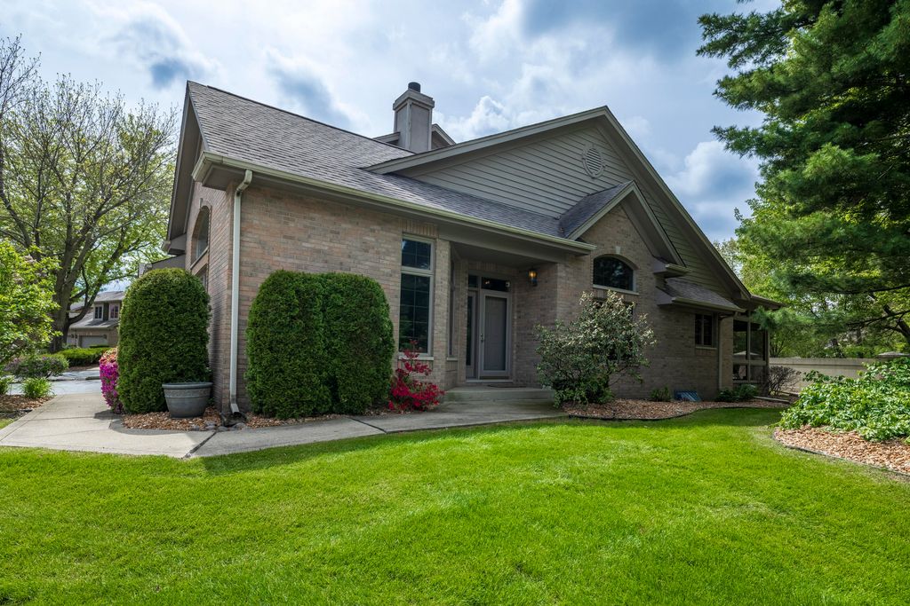 1620 Cherry Blossom Drive 3, Munster, IN 46321