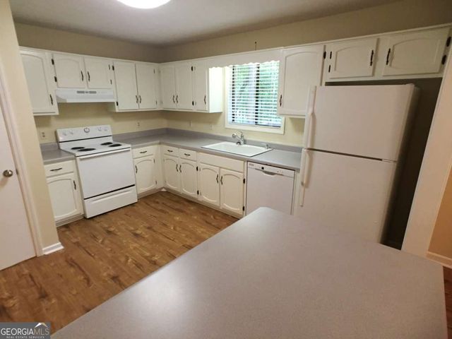 5040 Woodland Drive NW, Kennesaw, GA 30152