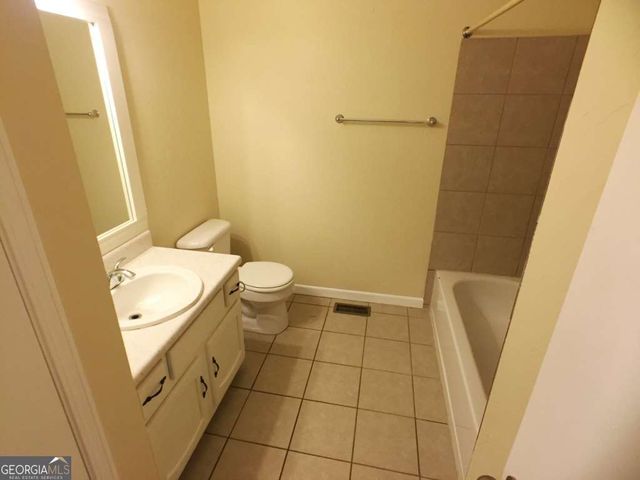 5040 Woodland Drive NW, Kennesaw, GA 30152