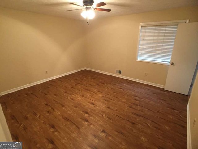 5040 Woodland Drive NW, Kennesaw, GA 30152