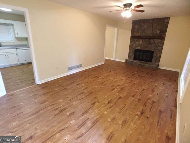 5040 Woodland Drive NW, Kennesaw, GA 30152