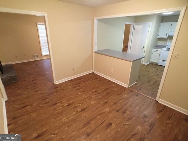 5040 Woodland Drive NW, Kennesaw, GA 30152