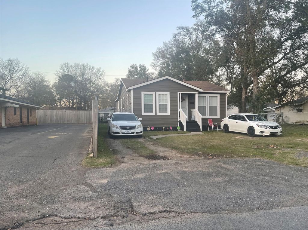 2646 Lindholm Street, Shreveport, LA 71108