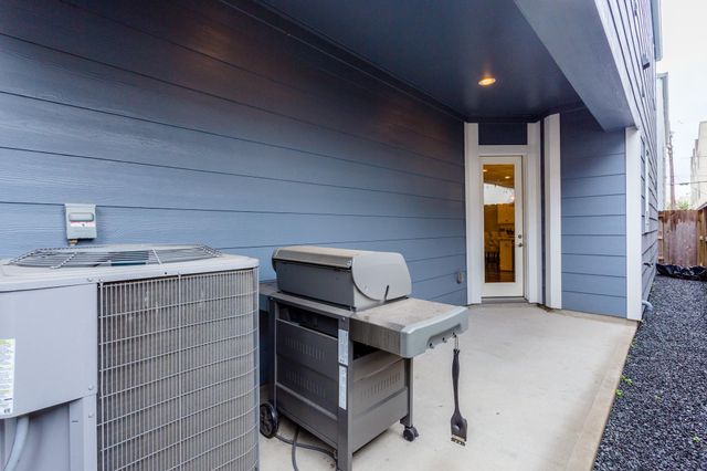 2413 Detering Street, Houston, TX 77007