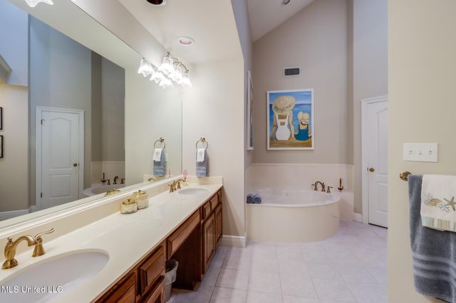 2590 Rue Palafox, Biloxi, MS 39531