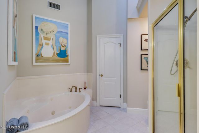 2590 Rue Palafox, Biloxi, MS 39531