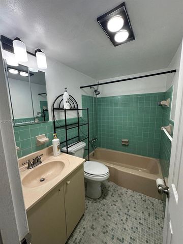 2916 Funston Street 47A, Hollywood, FL 33020