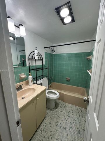 2916 Funston Street 47A, Hollywood, FL 33020