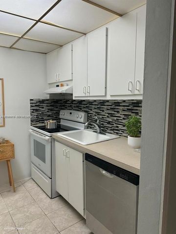 2916 Funston Street 47A, Hollywood, FL 33020