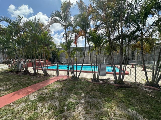 2916 Funston Street 47A, Hollywood, FL 33020