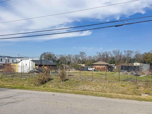 719 E Whitney Street, Houston, TX 77022