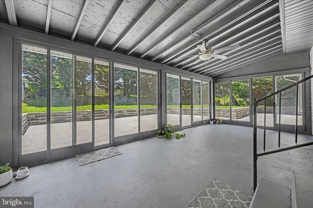 Image 29 of property listing at 401 GROVE RIDGE CT, Linthicum Heights, MD 21090