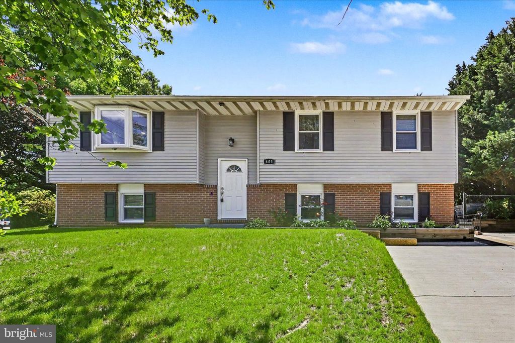 Image 33 of property listing at 401 GROVE RIDGE CT, Linthicum Heights, MD 21090