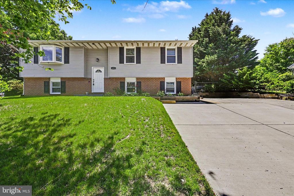 Image 35 of property listing at 401 GROVE RIDGE CT, Linthicum Heights, MD 21090