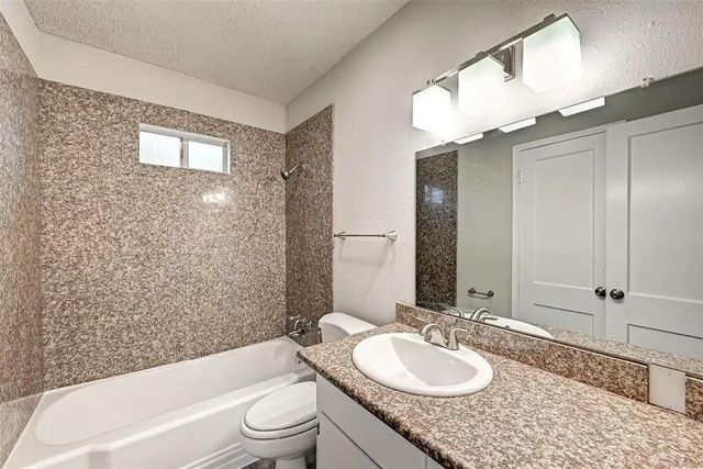 515 Bluebonnet Drive, La Marque, TX 77568