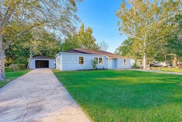 515 Bluebonnet Drive, La Marque, TX 77568