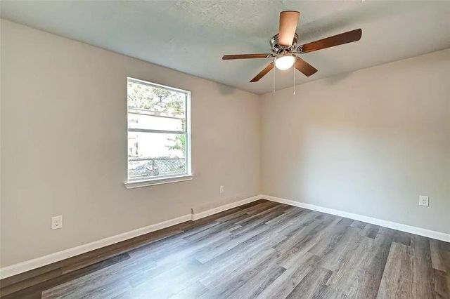 515 Bluebonnet Drive, La Marque, TX 77568
