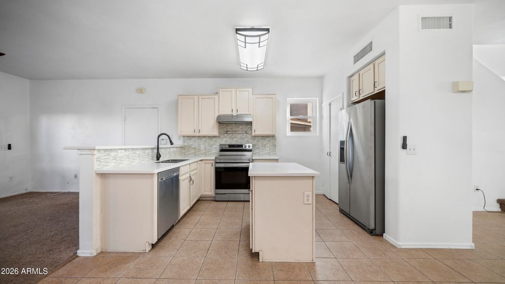 7245 S 41ST Drive, Phoenix, AZ 85041 — photo 3