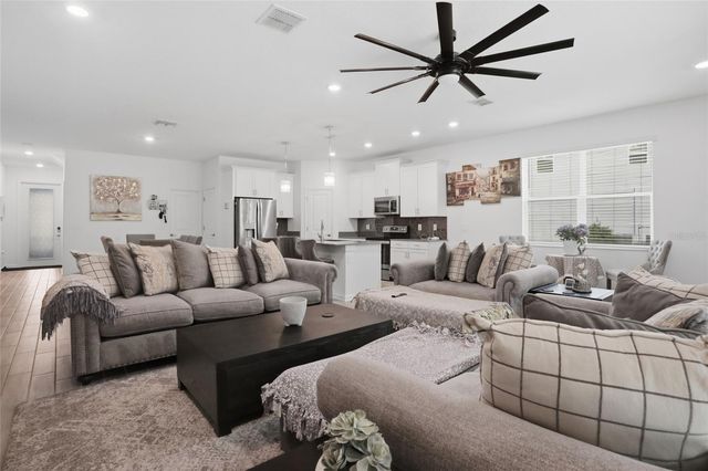 2942 CAMDEN WAY, Davenport, FL 33837