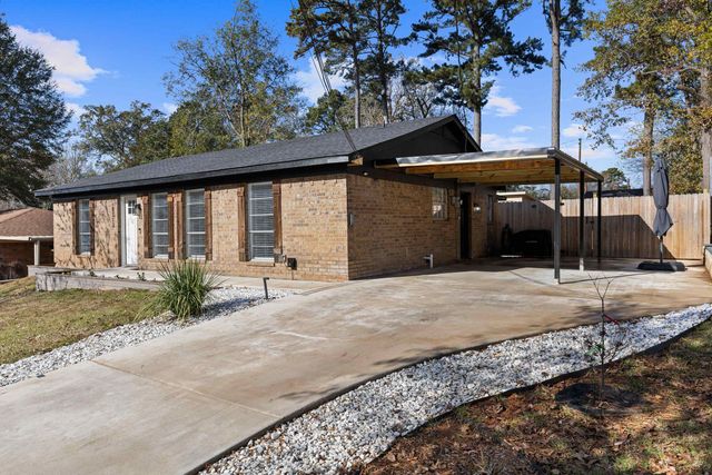 1313 Annette Dr., Longview, TX 75604