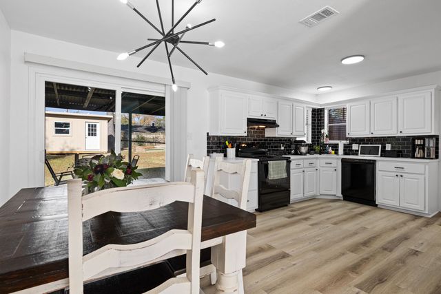 1313 Annette Dr., Longview, TX 75604