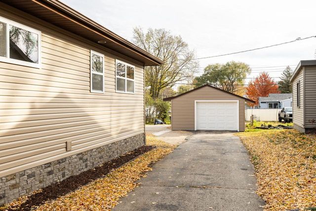 2929 21st PLACE S, La Crosse, WI 54601
