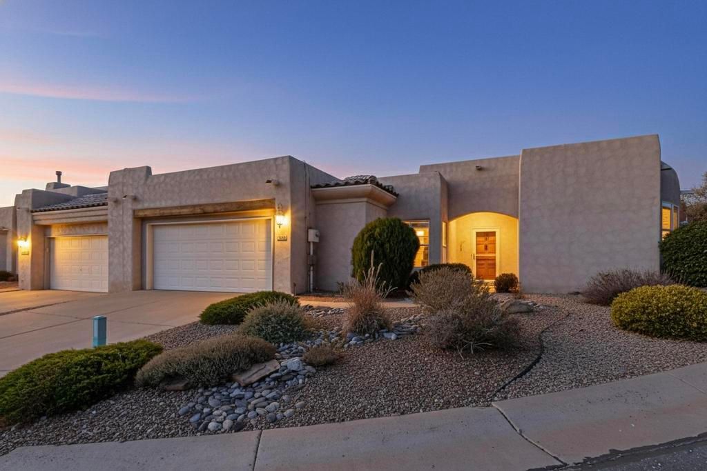 9227 Masini Lane NW, Albuquerque, NM 87114