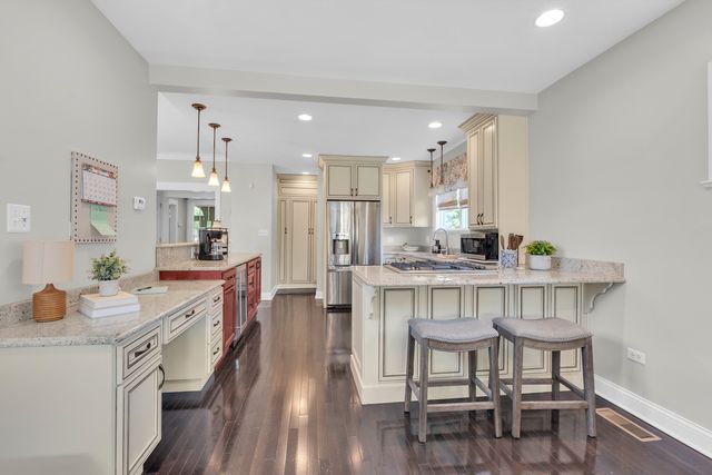 10520 S Hamilton Avenue, Chicago, IL 60643