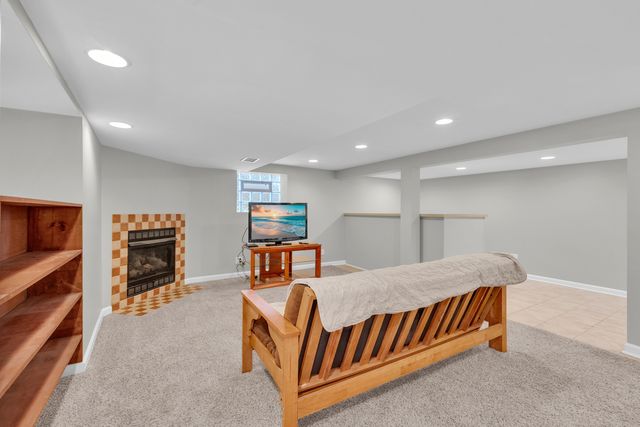 10520 S Hamilton Avenue, Chicago, IL 60643