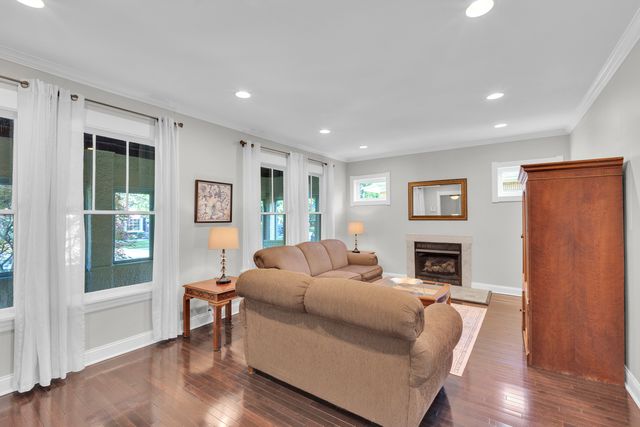 10520 S Hamilton Avenue, Chicago, IL 60643