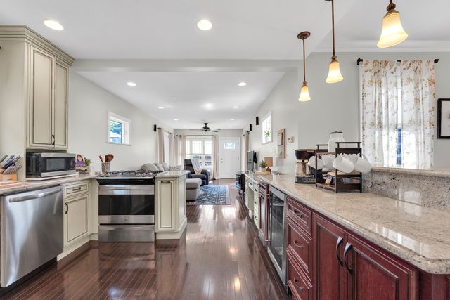 10520 S Hamilton Avenue, Chicago, IL 60643