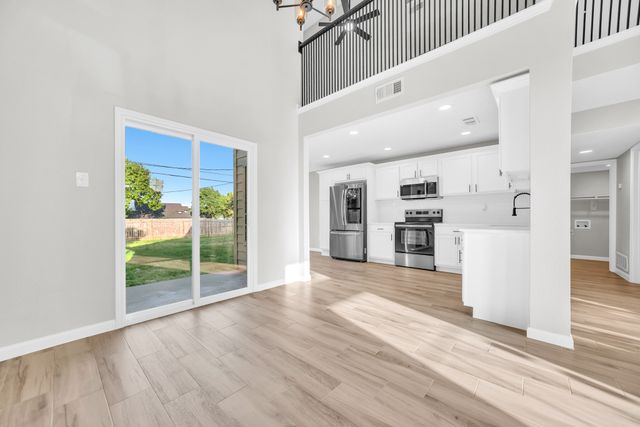613 Laurel Street, Cedar Hill, TX 75104
