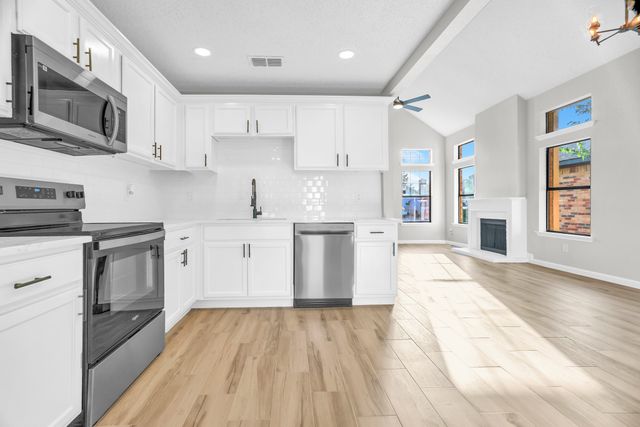 613 Laurel Street, Cedar Hill, TX 75104