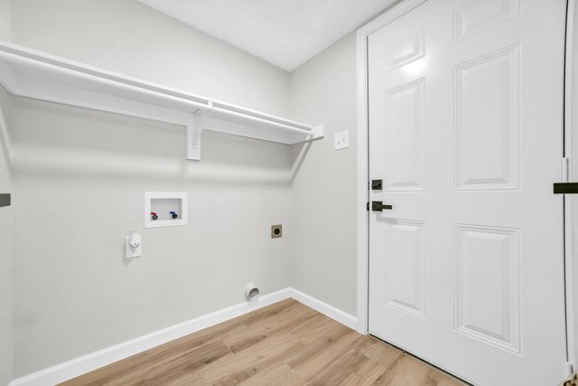 613 Laurel Street, Cedar Hill, TX 75104