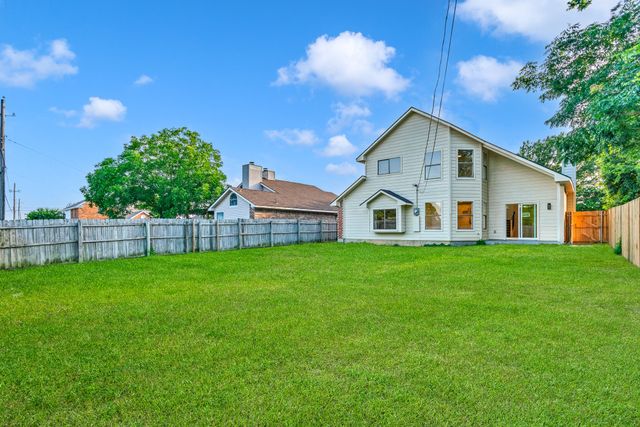 613 Laurel Street, Cedar Hill, TX 75104
