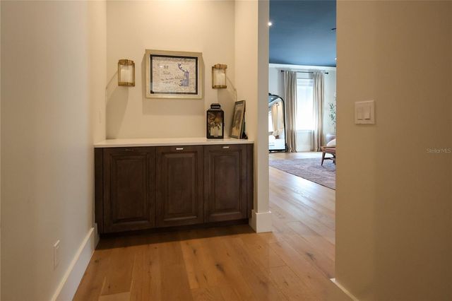 2402 W PARKLAND BOULEVARD, Tampa, FL 33609