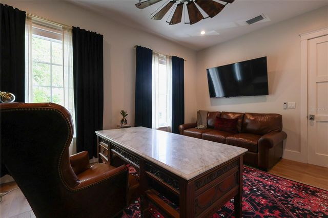 2402 W PARKLAND BOULEVARD, Tampa, FL 33609