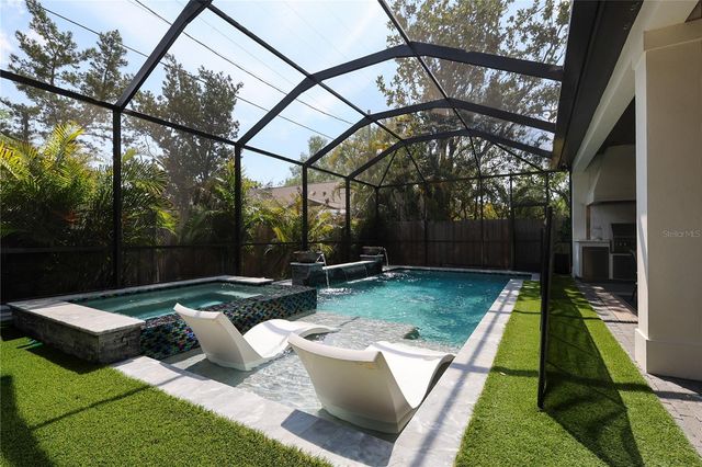 2402 W PARKLAND BOULEVARD, Tampa, FL 33609