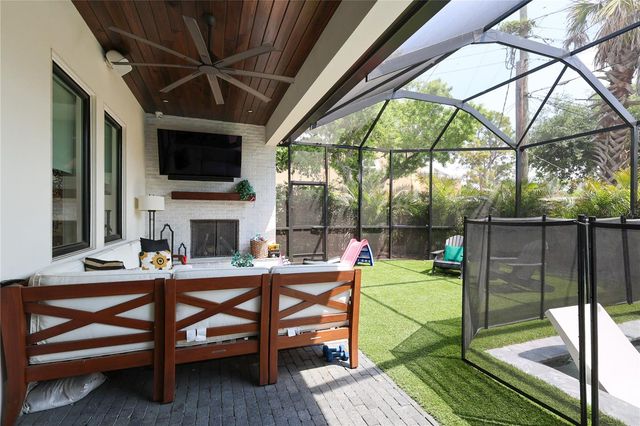 2402 W PARKLAND BOULEVARD, Tampa, FL 33609